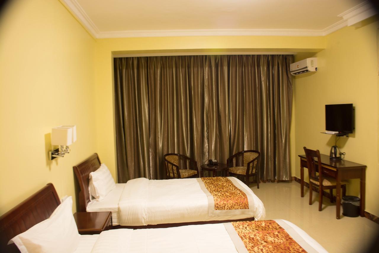 Hong Kong Hotel Дар ес Саалам Екстериор снимка