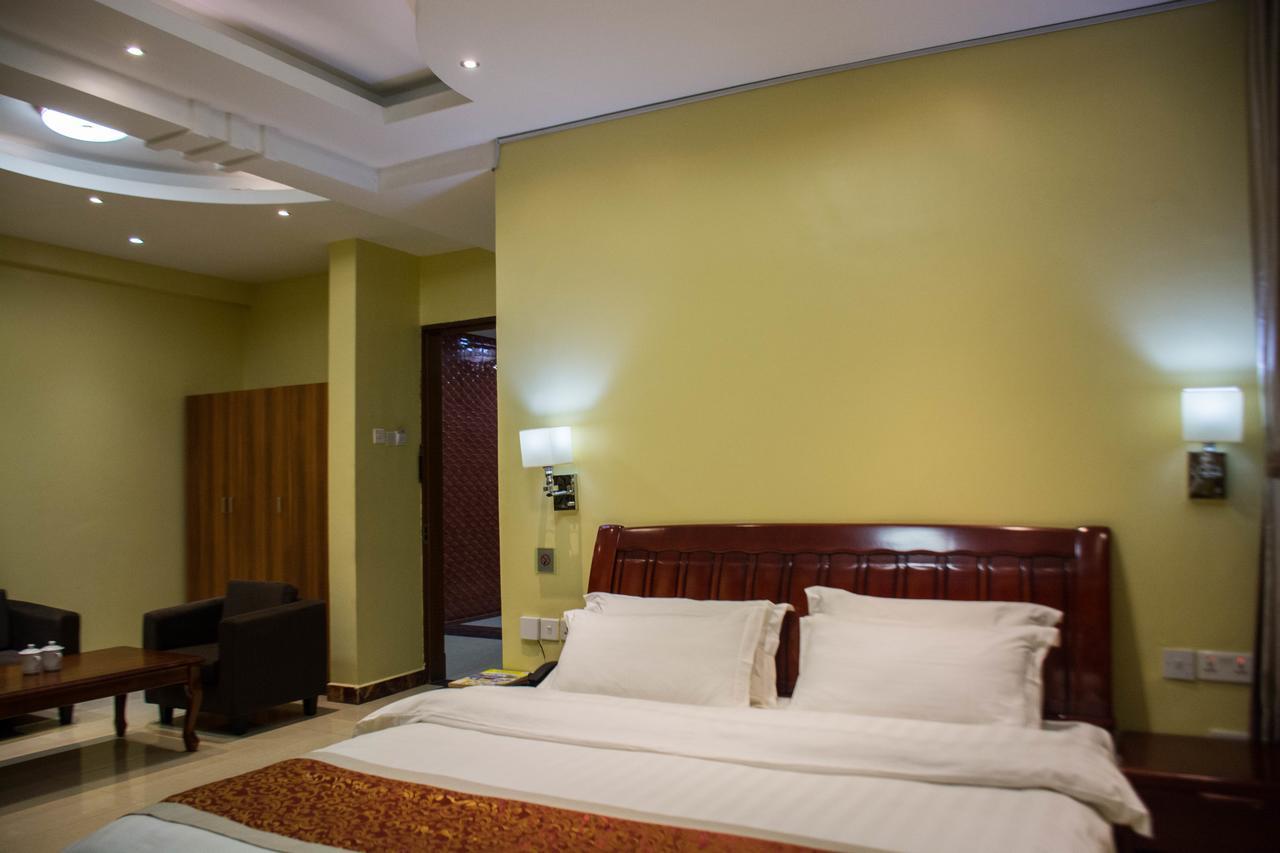 Hong Kong Hotel Дар ес Саалам Екстериор снимка